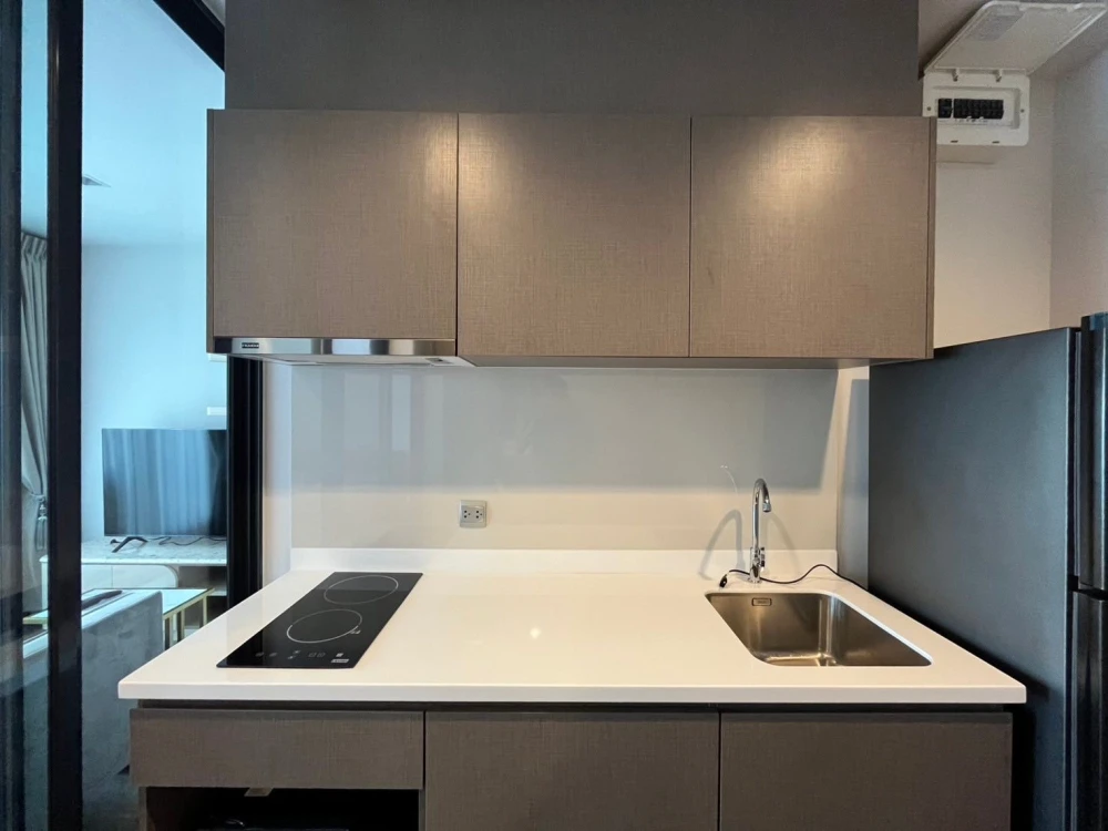 For rent: Life Ladprao Valley, high floor, ready to move in, fully furnished, reserve now.