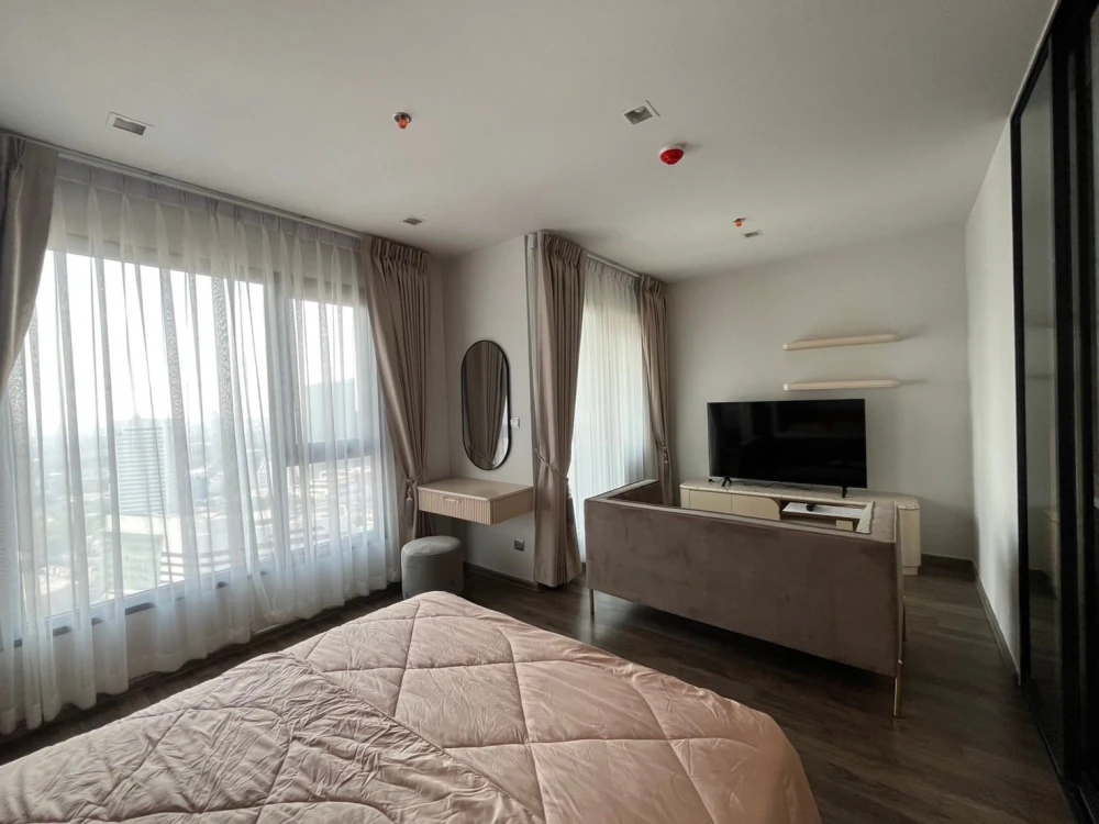 For rent: Life Ladprao Valley, high floor, ready to move in, fully furnished, reserve now.