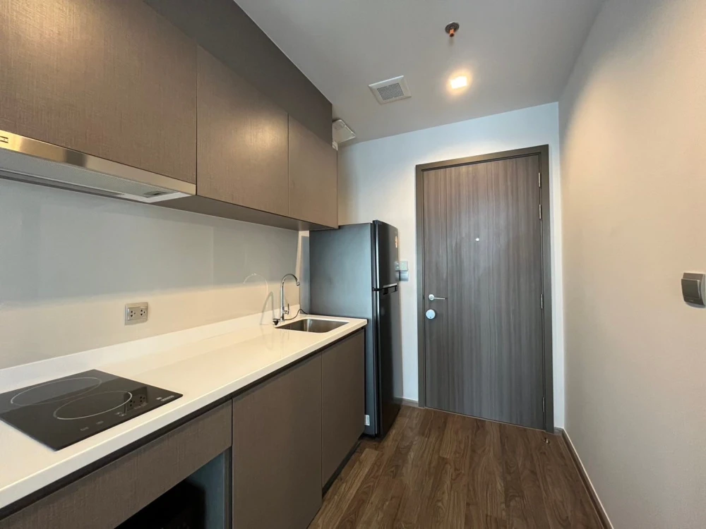 For rent: Life Ladprao Valley, high floor, ready to move in, fully furnished, reserve now.