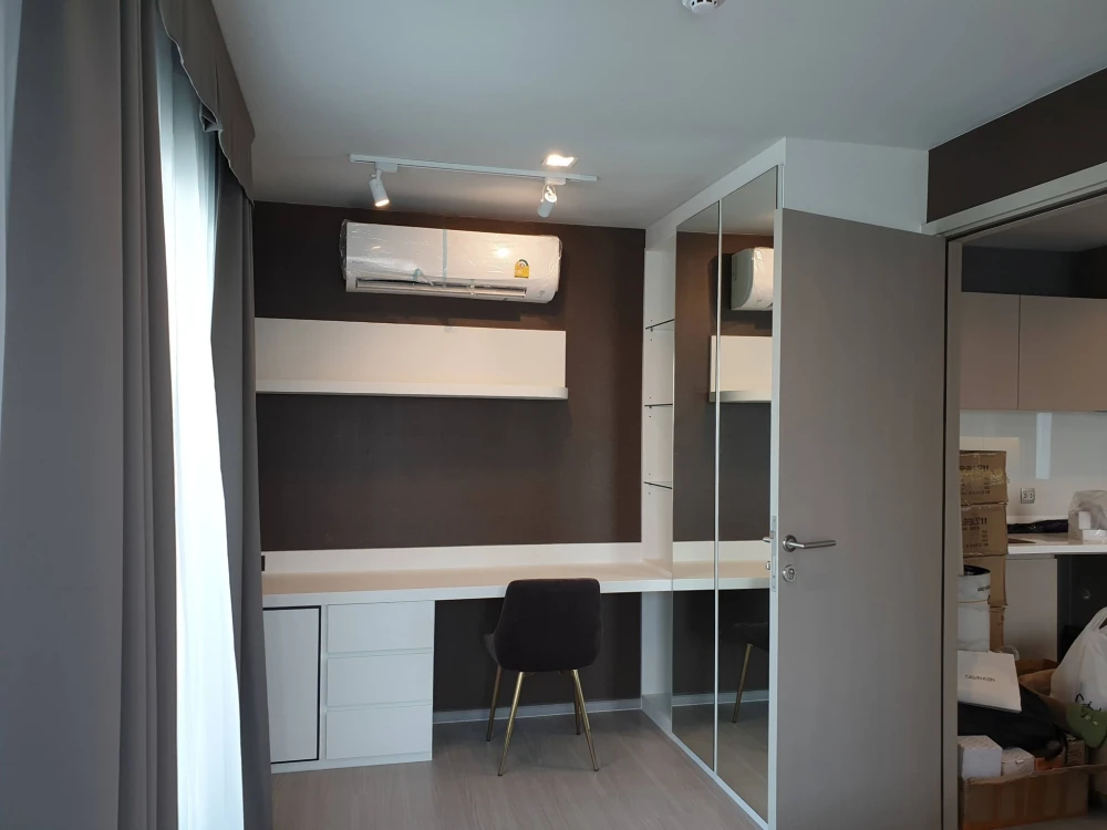 For rent: Life Ladprao Valley, high floor unit, fully furnished and ready to move in. Book now!