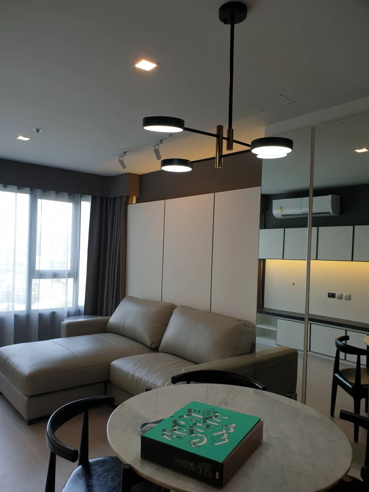For rent: Life Ladprao Valley, high floor unit, fully furnished and ready to move in. Book now!