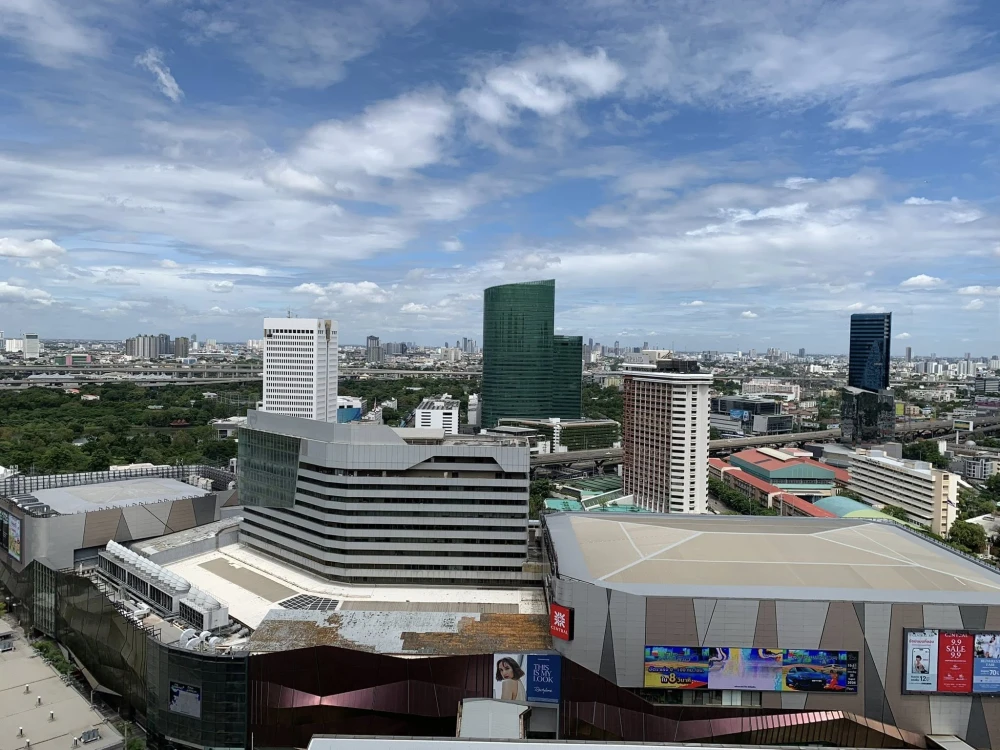 For rent: Life Ladprao Valley, very high floor room (30th floor), fully furnished, book now, don't wait.
