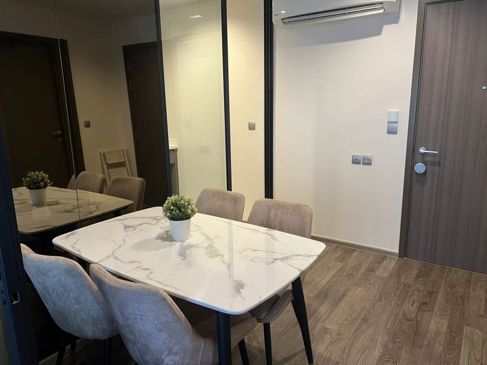 For rent: Life Ladprao Valley, north-facing unit, great location, fully furnished. What are you waiting for?