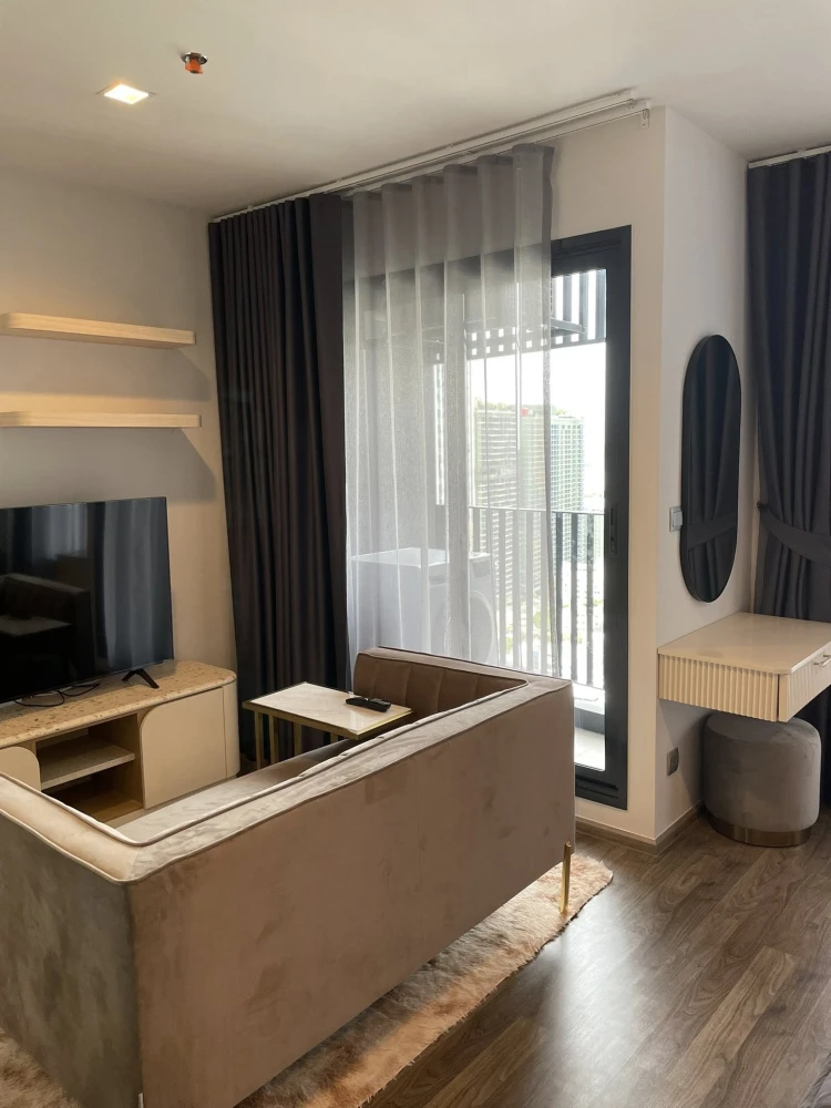 For rent: Life Ladprao Valley, a lovely room with complete furniture and appliances. Just bring your bags and move in!