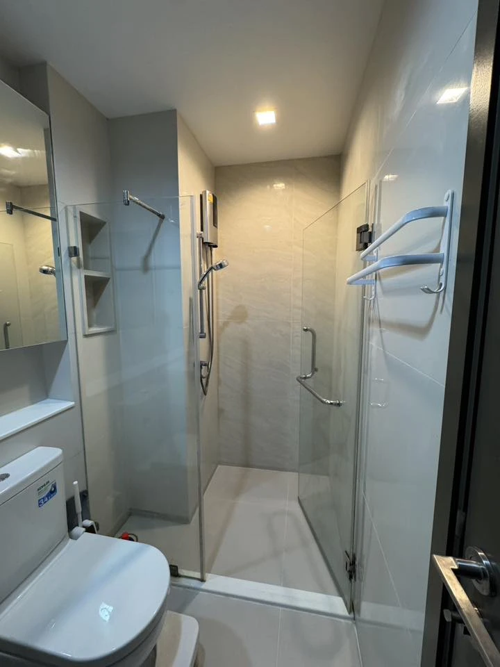 For rent: Life Ladprao Valley, a lovely room with complete amenities and beautiful, unblocked views from a high floor. Book now!