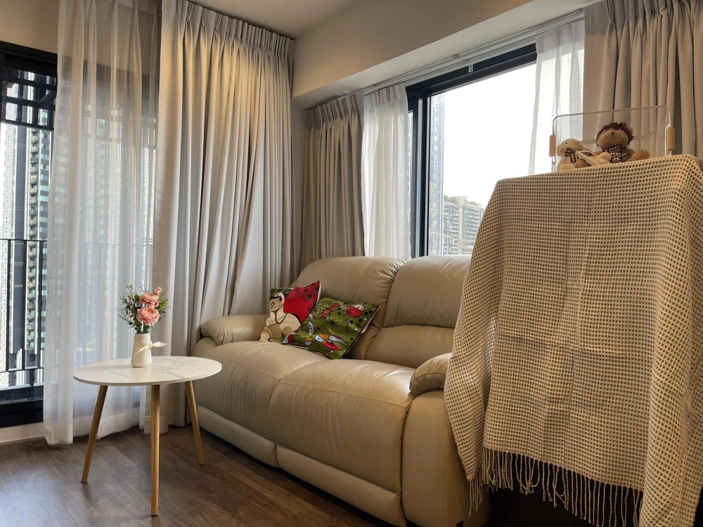 For rent: Life Ladprao Valley, corner room, very private, beautiful room decorated in modern + Muji style, built-in cabinets throughout the room, plen