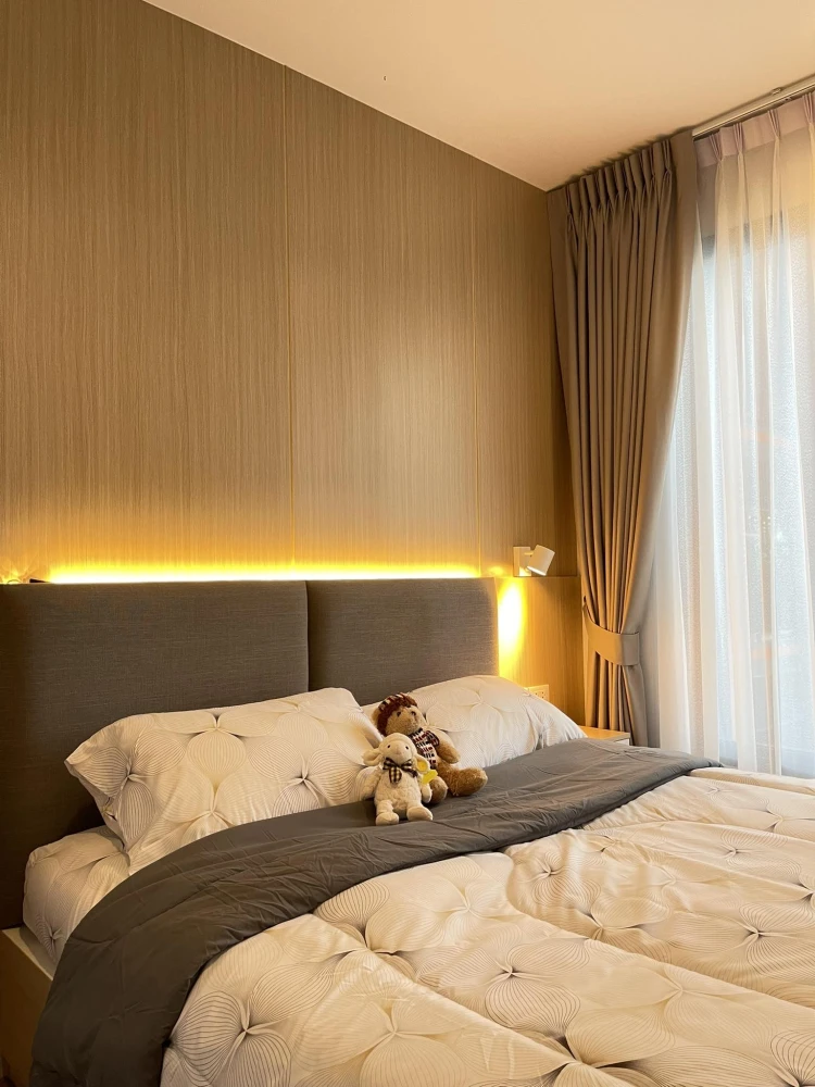 For rent: Life Ladprao Valley, corner room, very private, beautiful room decorated in modern + Muji style, built-in cabinets throughout the room, plen