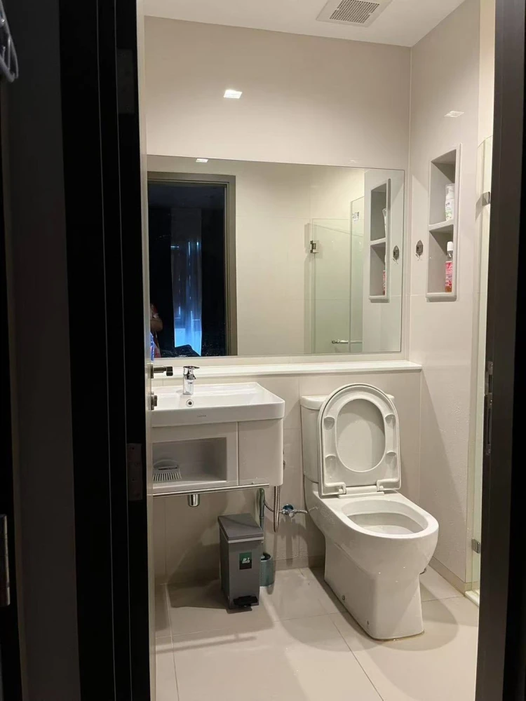 For rent: Life Ladprao Valley, corner room, very quiet, 2 bedrooms, 2 bathrooms, spacious area, comfortable, don't miss it.