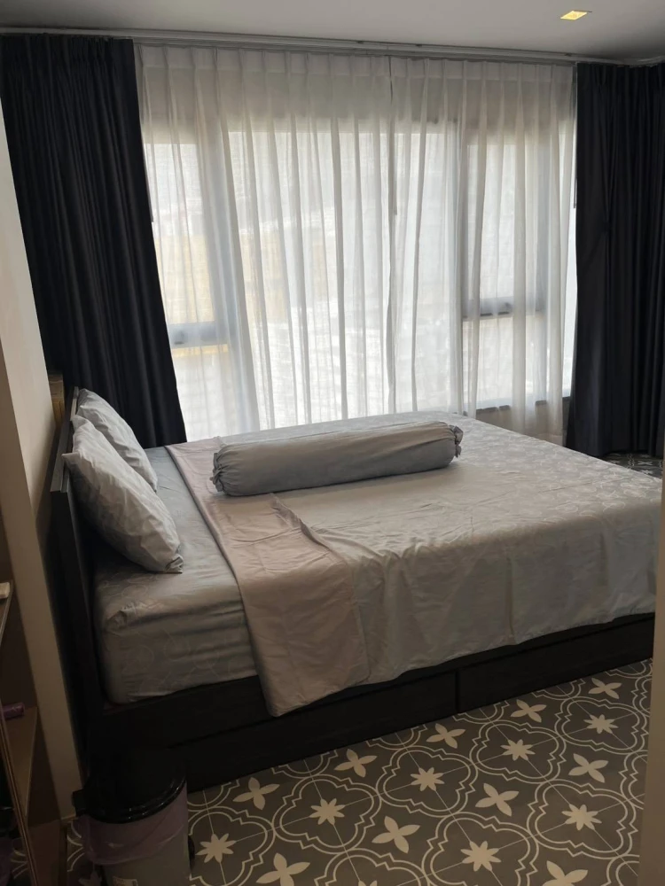 For rent: Life Ladprao Valley, corner room, very quiet, 2 bedrooms, 2 bathrooms, spacious area, comfortable, don't miss it.