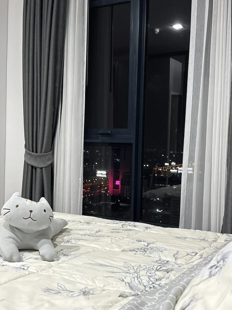 For rent: Life Ladprao Valley, studio room, high floor, garden and pool view, north facing (not hot, not direct sunlight). Don't miss out!
