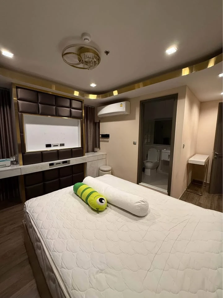 For rent: Life Ladprao Valley, a beautifully decorated room with stunning built-in walls and complete amenities. Reserve now!