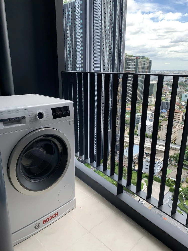 For rent: Life Ladprao Valley, fully furnished, complete with electrical appliances. Hurry and reserve now before it's gone.