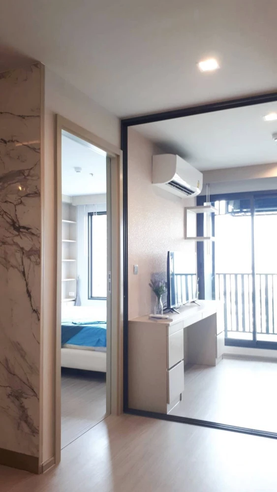 For rent: Life Ladprao, high-rise condo, beautifully decorated, with built-in furniture, ready to move in, hurry and book now!