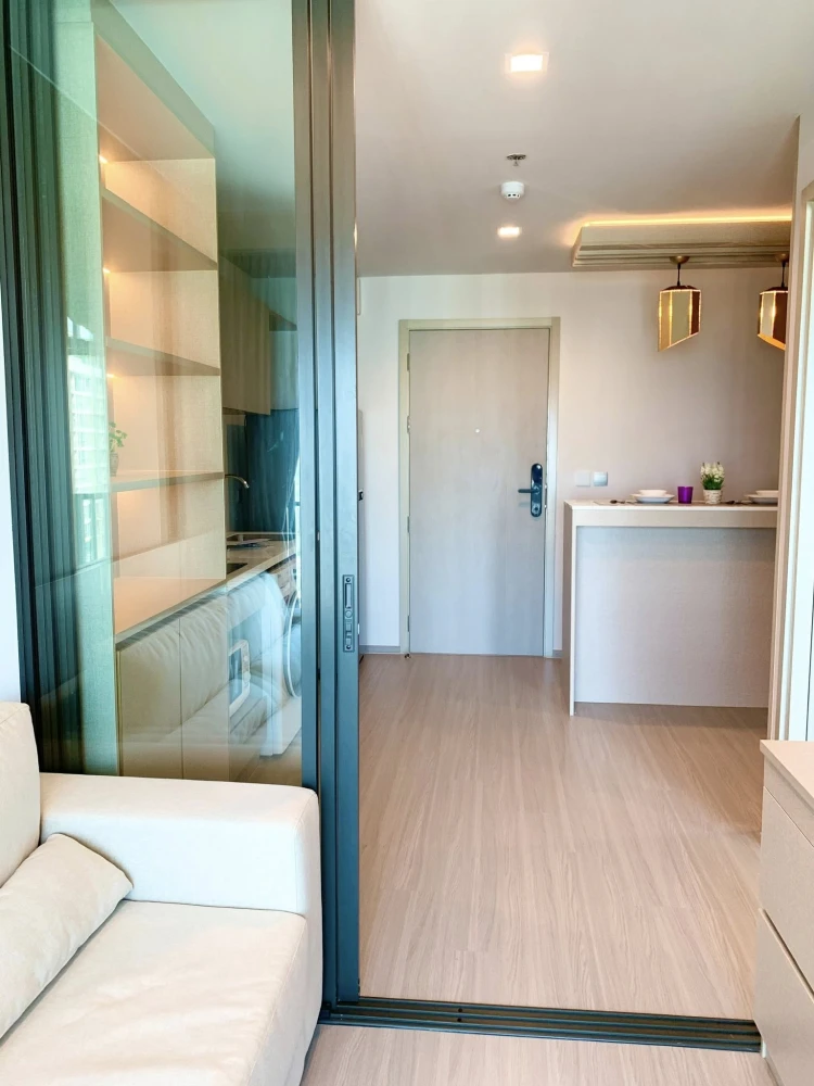 For rent: Life Ladprao, high-rise condo, beautifully decorated, with built-in furniture, ready to move in, hurry and book now!