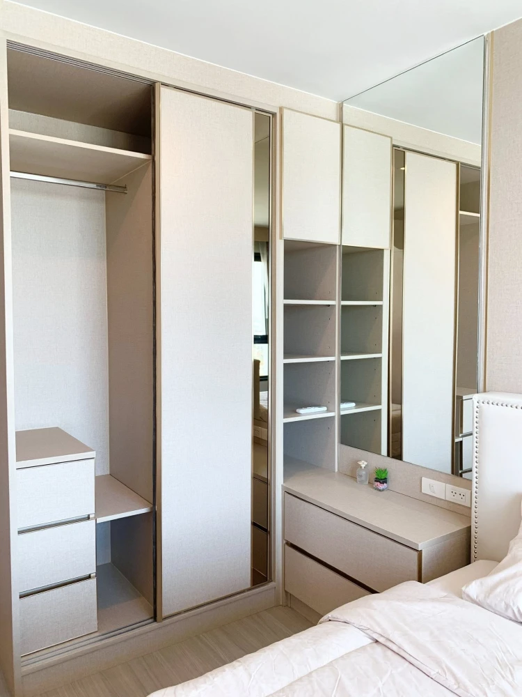 For rent: Life Ladprao, high-rise condo, beautifully decorated, with built-in furniture, ready to move in, hurry and book now!