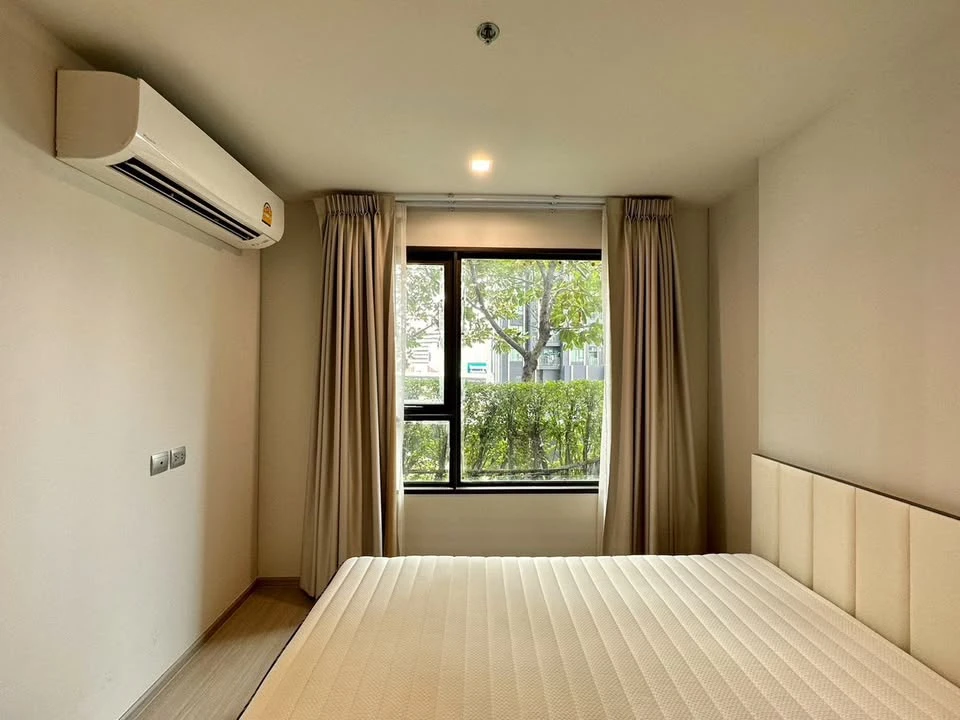 For rent: Life Ladprao condo, 11th floor, 35 sq.m., fully furnished. Just bring your belongings and move in.