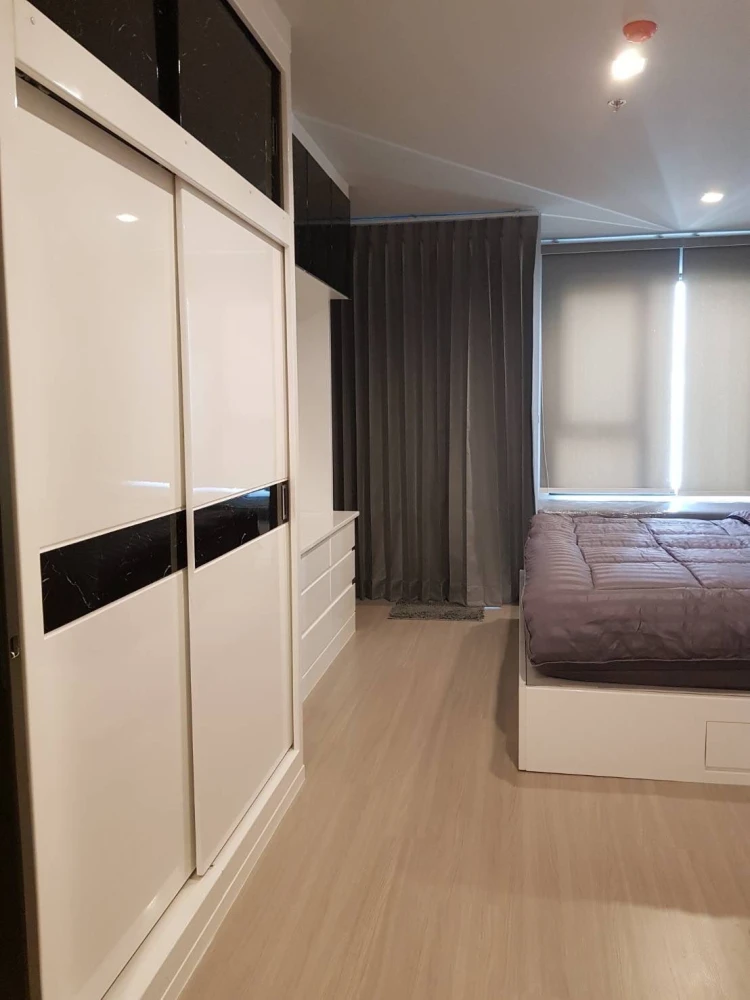 For rent: Life Ladprao, 29th floor, very high, fully furnished, reserve now before it's gone.