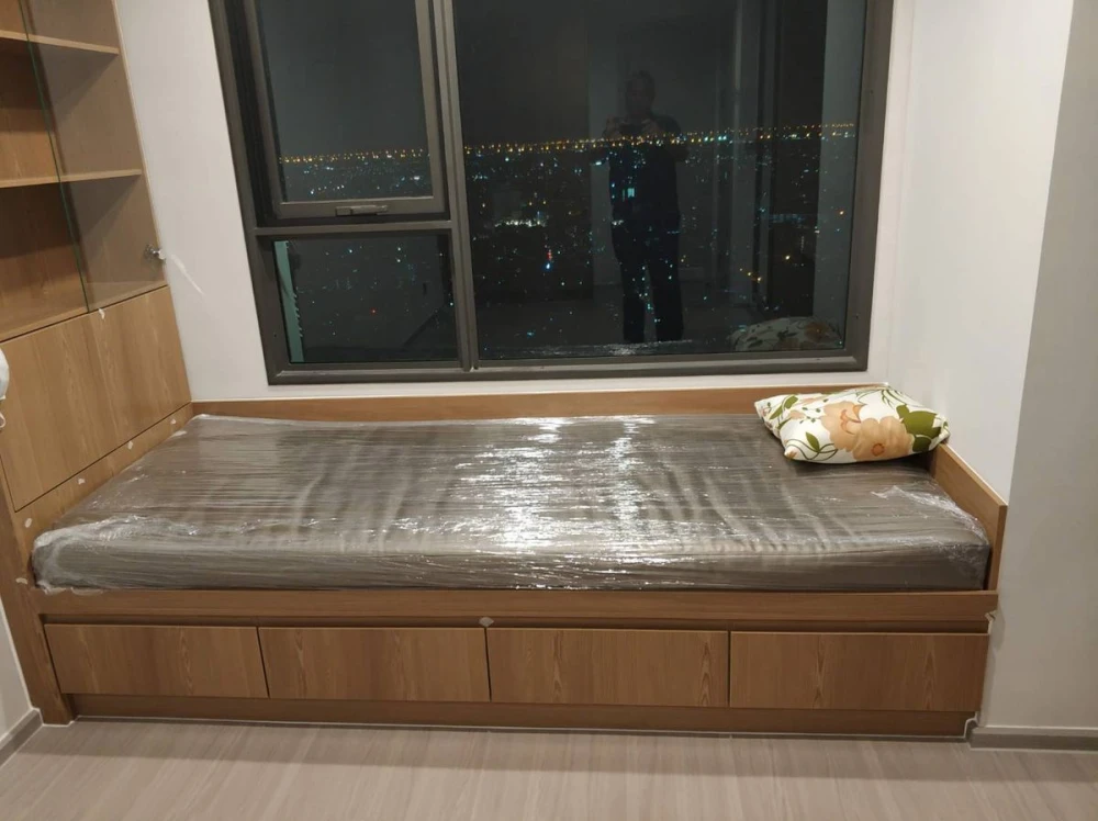 For rent: Life Ladprao, 44th floor, corner room, city view, fully furnished, ready to move in, reserve now, don't wait.