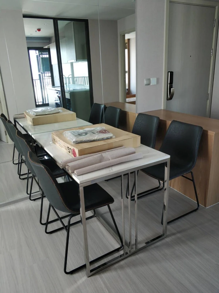 For rent: Life Ladprao, 44th floor, corner room, city view, fully furnished, ready to move in, reserve now, don't wait.