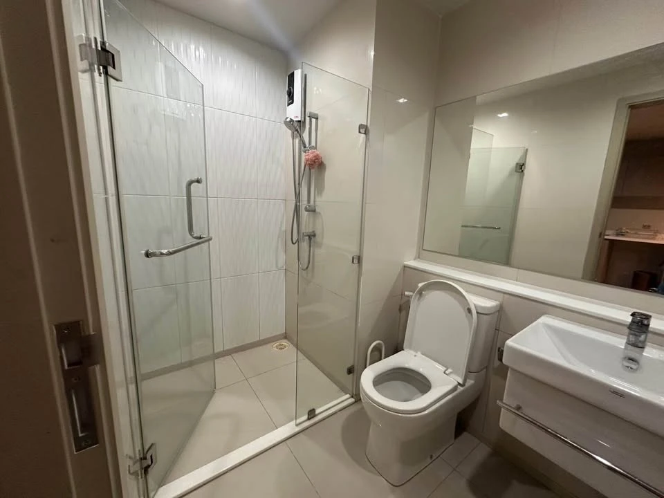 For rent: Life Ladprao, fully furnished, built-in throughout the room, beautiful design, comfortable to live in, complete with electrical appliances,