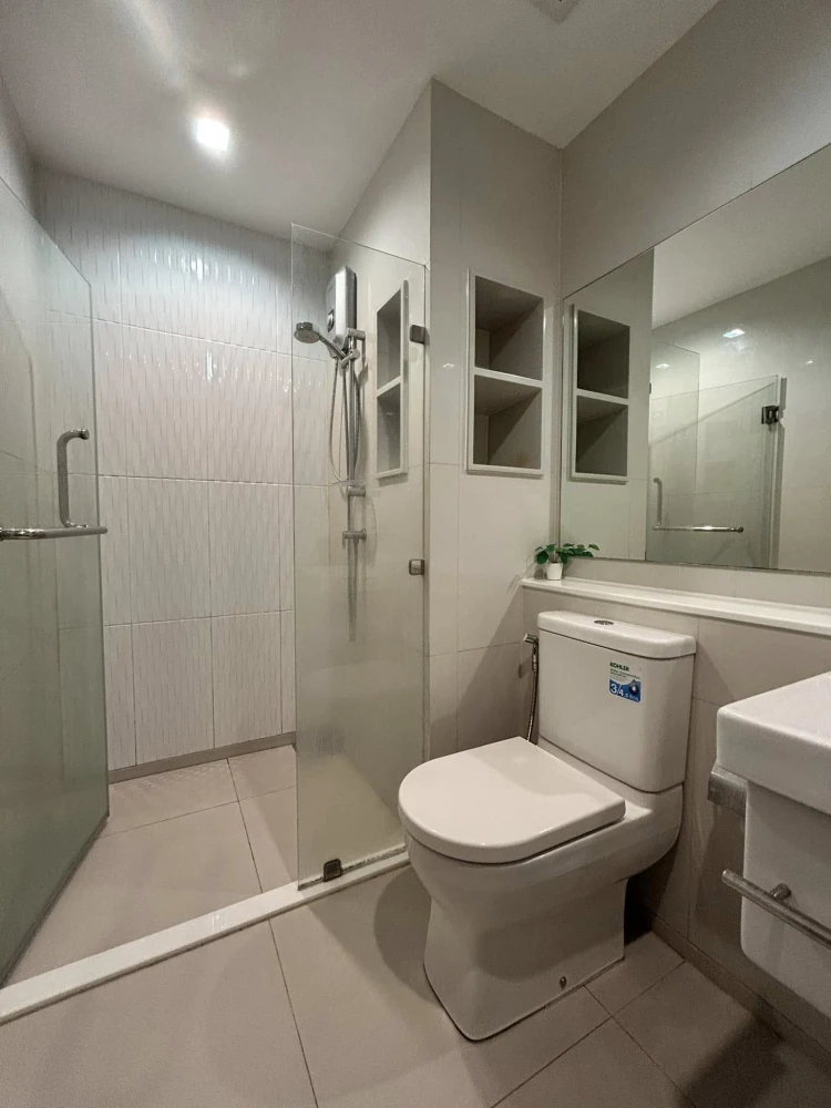 ให้เช่า Life Ladprao ห้อง Built-in โทนสีขาว วิวสวนรถไฟ ชั้นสูงชมพระอาทิตย์ตกสวย จองเลยอย่าลังเล