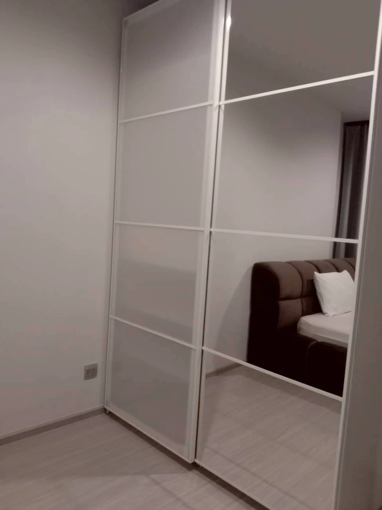 For rent: Life Ladprao, One bed plus room, North side, 27th floor, City view, complete here, just come with your belongings and you can move in.