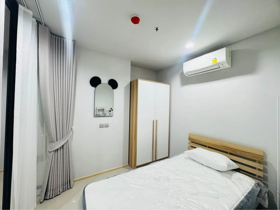For rent: Life Ladprao, 20th floor room, very high, spacious room, comfortable, fully decorated, must arrange.