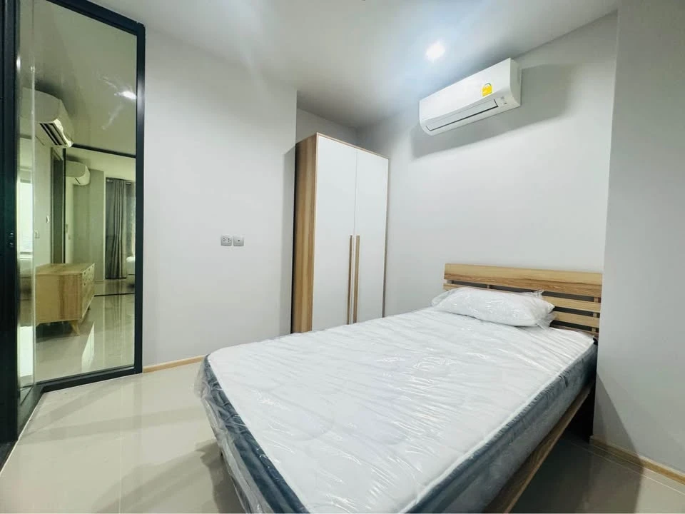 For rent: Life Ladprao, 20th floor room, very high, spacious room, comfortable, fully decorated, must arrange.