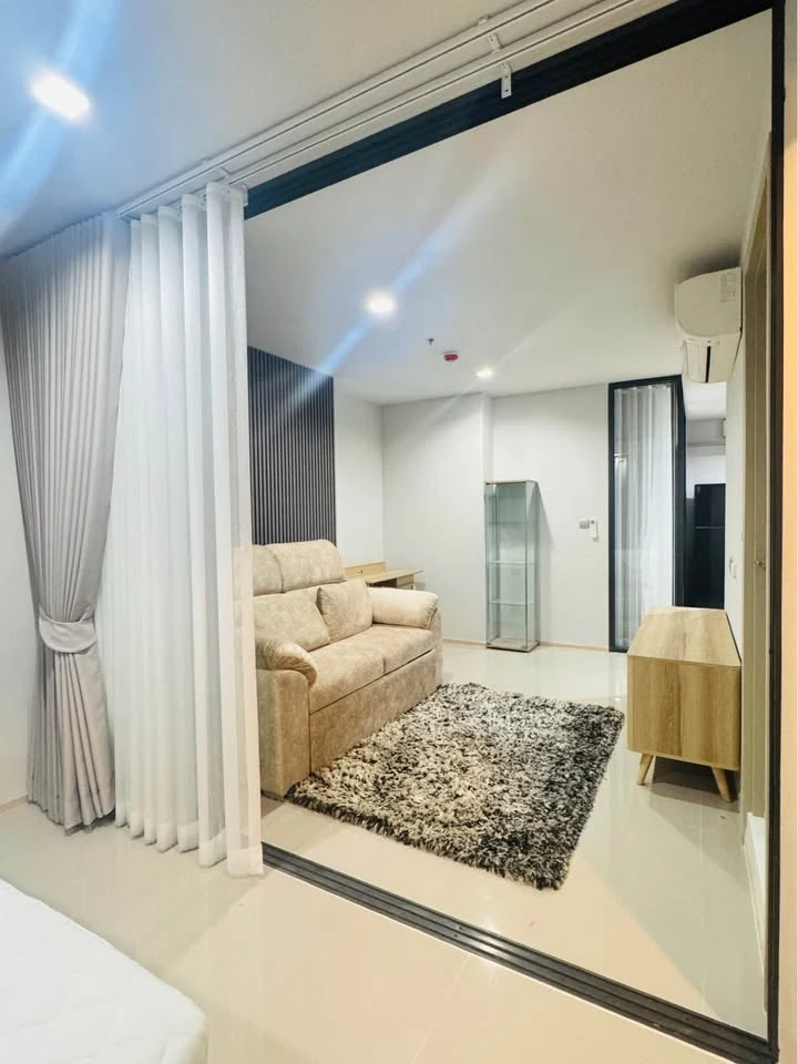For rent: Life Ladprao, 20th floor room, very high, spacious room, comfortable, fully decorated, must arrange.