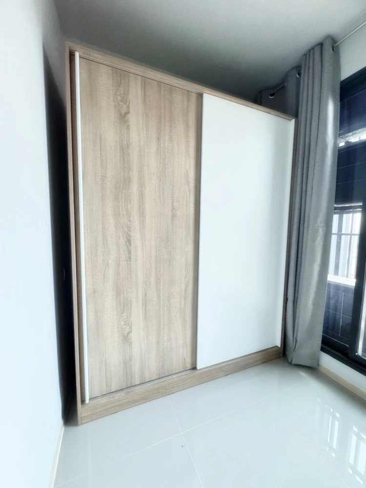 For rent: Life Ladprao, 20th floor room, very high, spacious room, comfortable, fully decorated, must arrange.
