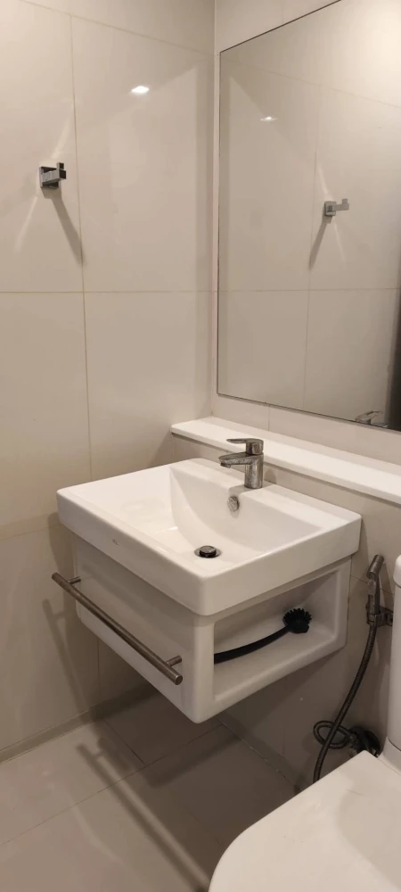 For rent: Life Ladprao, high floor unit, spacious and comfortable, fully furnished with complete amenities. Just bring your suitcase!