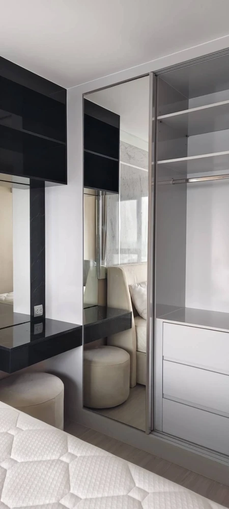 For rent: Life Ladprao, high floor unit, spacious and comfortable, fully furnished with complete amenities. Just bring your suitcase!