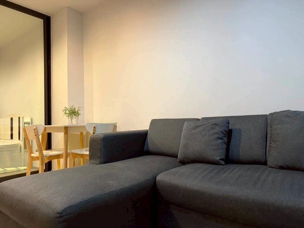 For rent: Life Ladprao, high floor, fully furnished + complete electrical appliances. Reserve now!