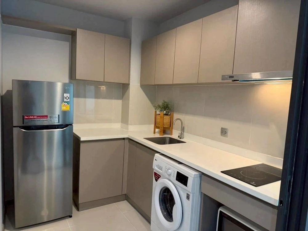 For rent: Life Ladprao, high floor, fully furnished + complete electrical appliances. Reserve now!