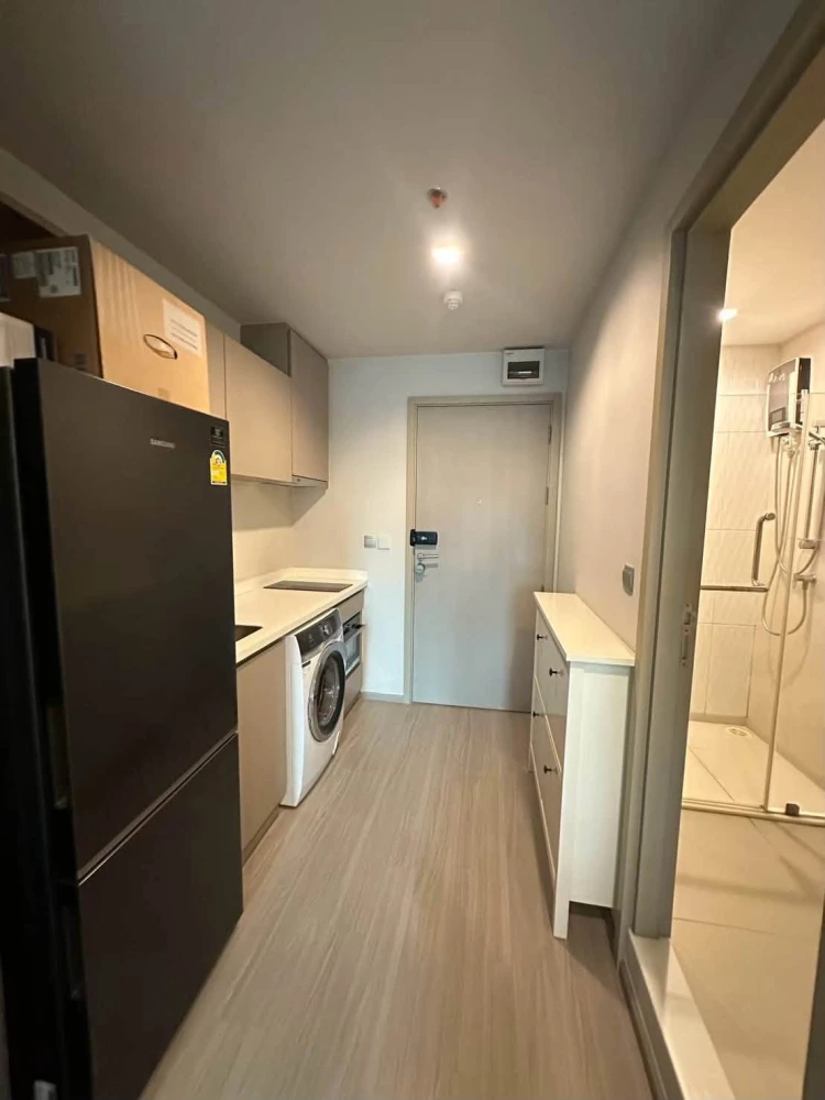 For rent: Life Ladprao, a lovely room with high-quality built-in furniture, in a great location with convenient transportation. Don't miss out!