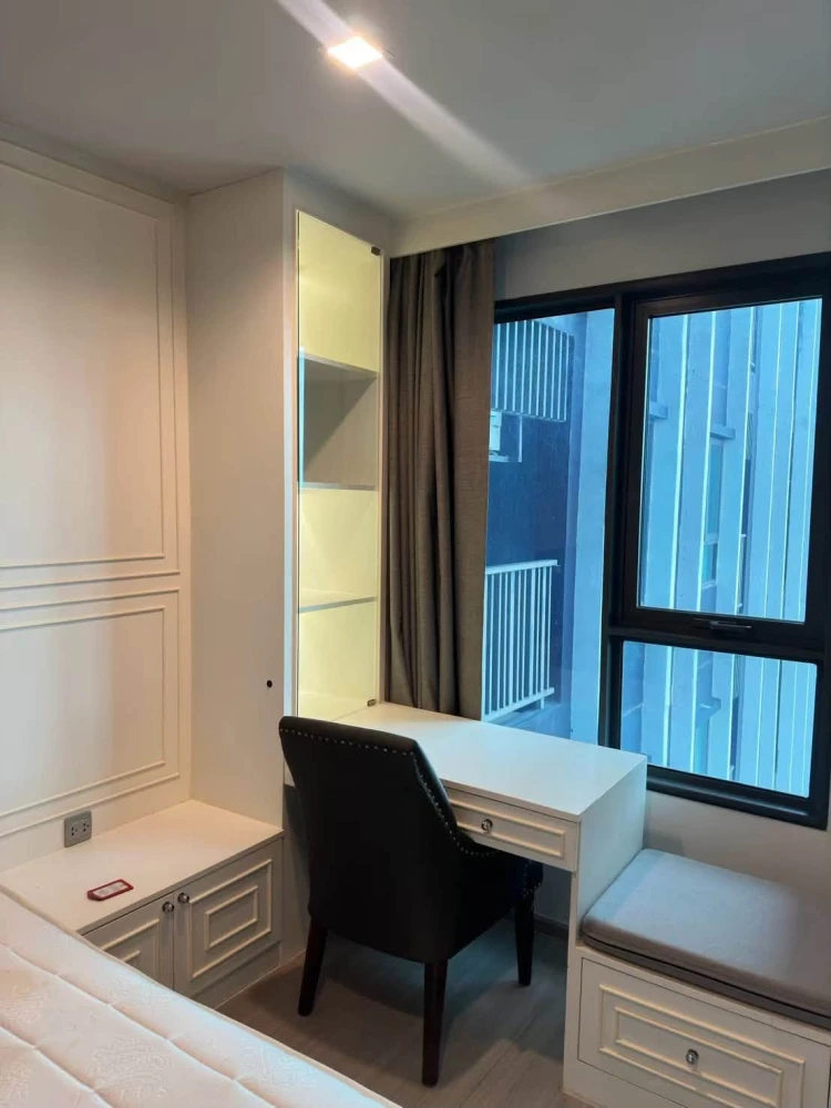 For rent: Life Ladprao, a lovely room with high-quality built-in furniture, in a great location with convenient transportation. Don't miss out!