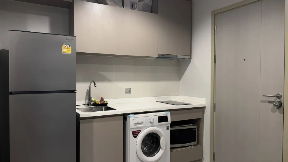 For rent or sell: Life Ladprao, a lovely room with full furnishings, located on a high floor. Spacious and ideal, book now!