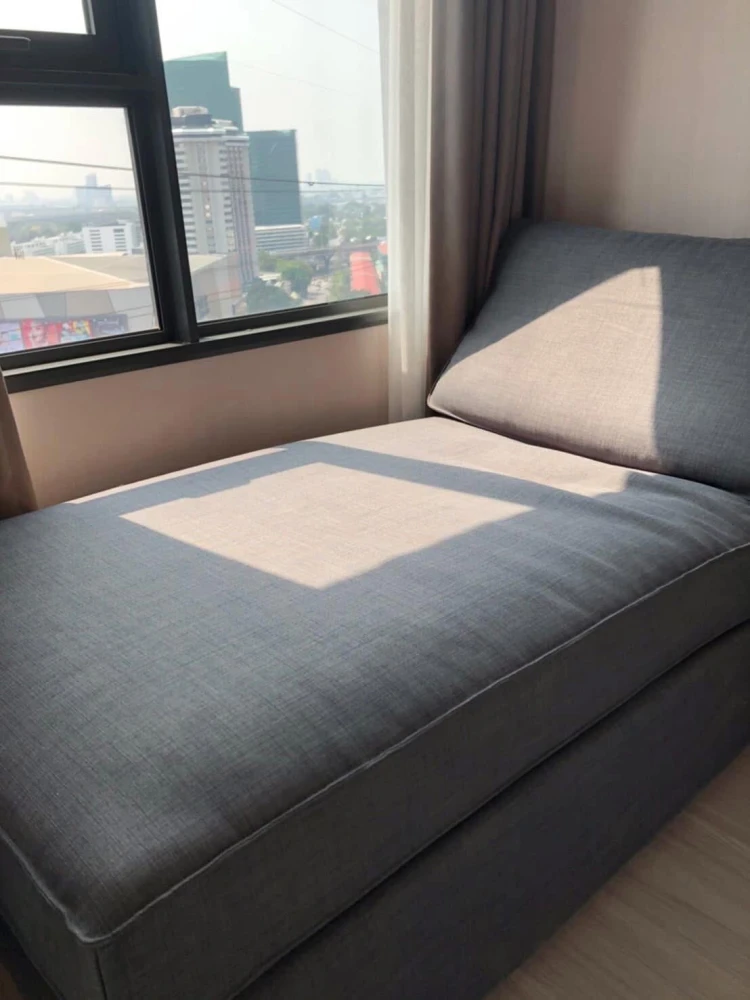 For rent: Life Ladprao, corner room, wall attached to one other room, very high floor, beautiful city view, move now, don't hesitate.