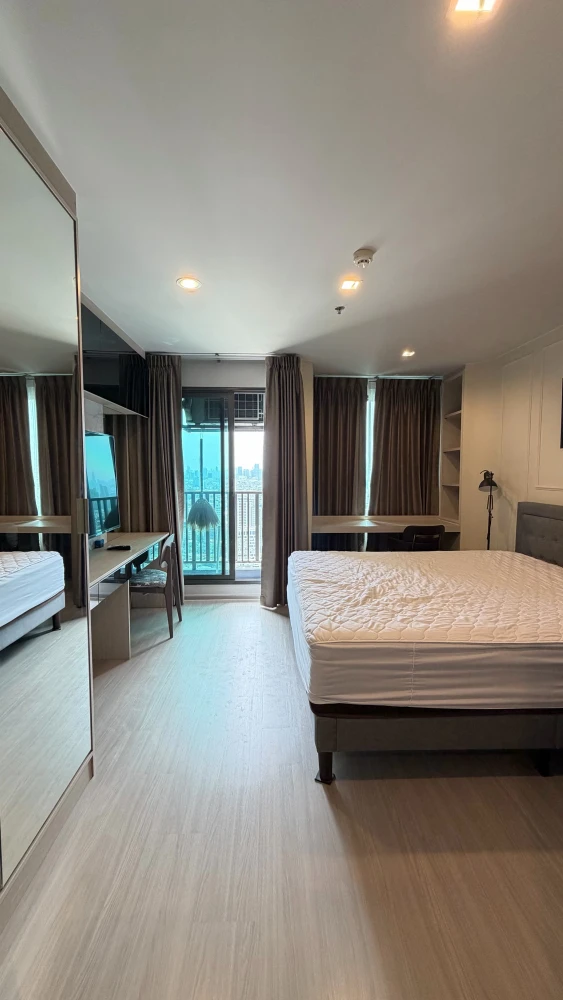 For rent life ladprao, studio room, high floor, great view, fully furnished, ready to move in, convenient to travel, hurry to reserve