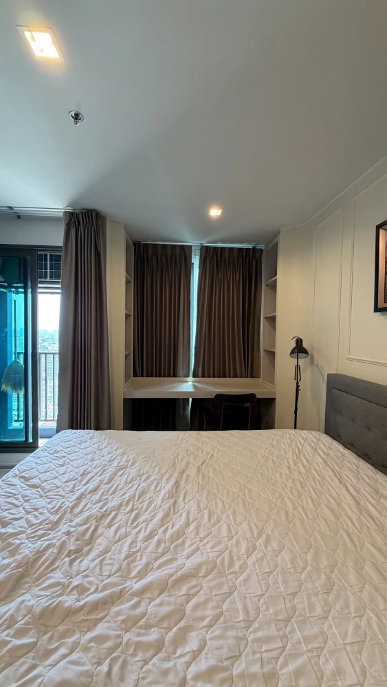 For rent life ladprao, studio room, high floor, great view, fully furnished, ready to move in, convenient to travel, hurry to reserve