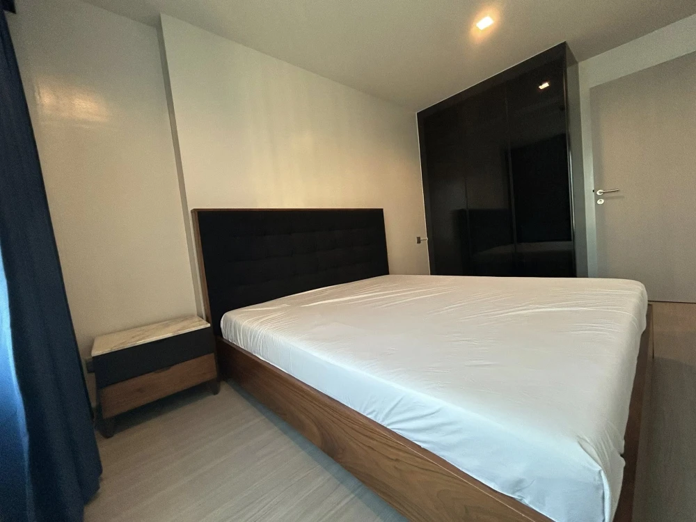 For rent: Life Ladprao, very high floor unit. Fully furnished with appliances, ready to move in.