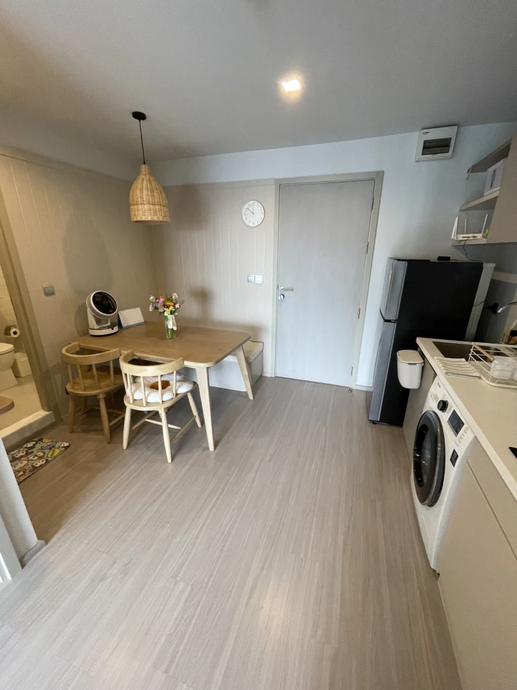 For rent: Life Ladprao, room on a very high floor with a stunning city view. Reserve now, get it first.