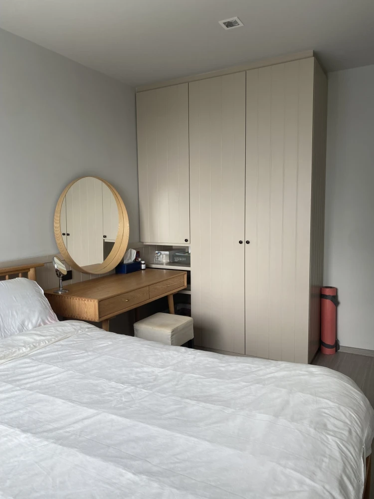 For rent: Life Ladprao, room on a very high floor with a stunning city view. Reserve now, get it first.