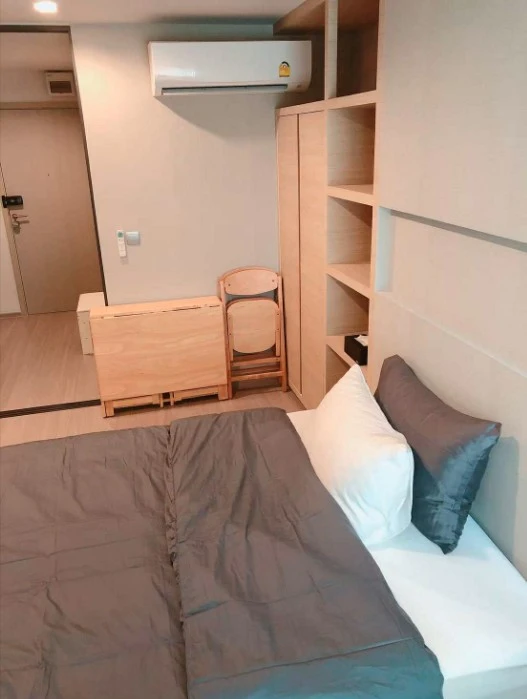 For rent: Life Ladprao, fully furnished, lots of storage space, very comfortable room, high floor, beautiful view, a warm room like this can be yours.