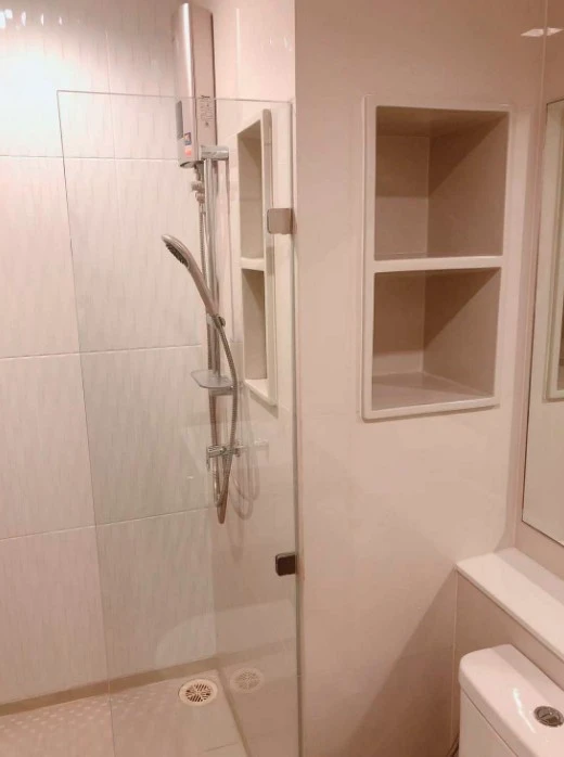 For rent: Life Ladprao, fully furnished, lots of storage space, very comfortable room, high floor, beautiful view, a warm room like this can be yours.