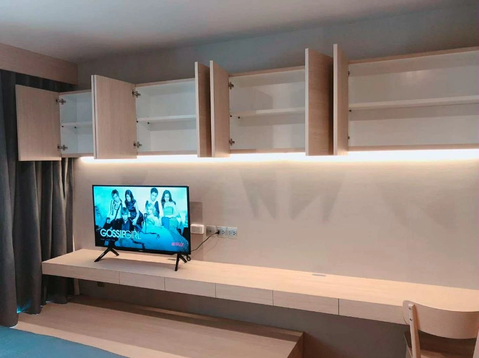 For rent: Life Ladprao, fully furnished, lots of storage space, very comfortable room, high floor, beautiful view, a warm room like this can be yours.