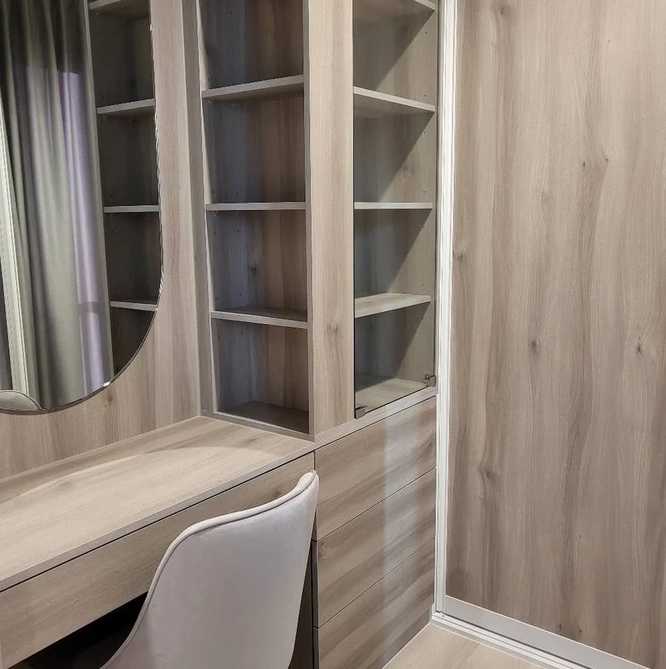 For rent, Life One Wireless, 1 bedroom, 1 bathroom, decorated in a controlled tone, built-in headboard, beautiful view, not blocked,hurry and book now