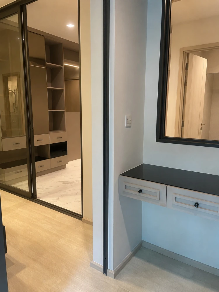 Life One Wireless condo for rent, 10th floor, fully furnished. Book now!