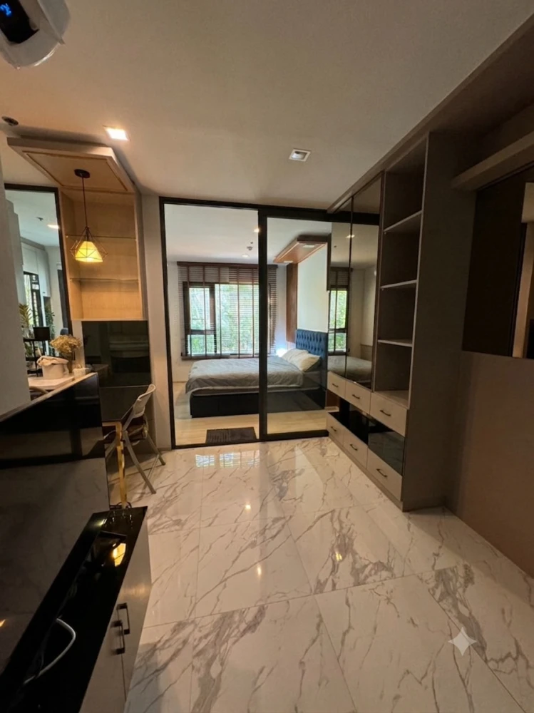 Life One Wireless condo for rent, 10th floor, fully furnished. Book now!
