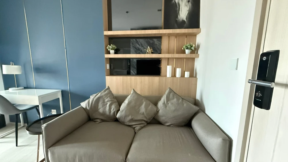 For rent: Life One Wireless, 14th floor, city view, fully furnished, very livable. Book now!